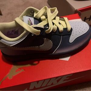 Kids Nike dunks 1y